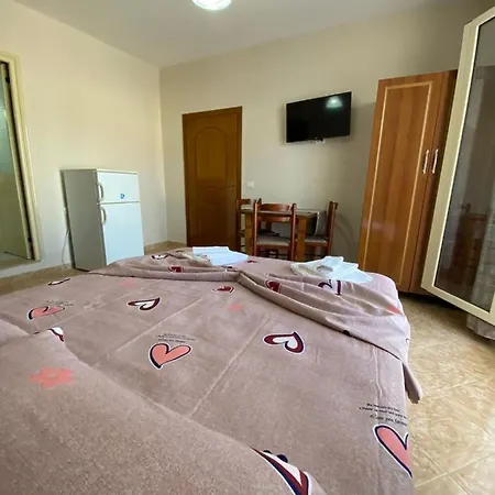 Holiday Apartament 5 بيت ضيافة *